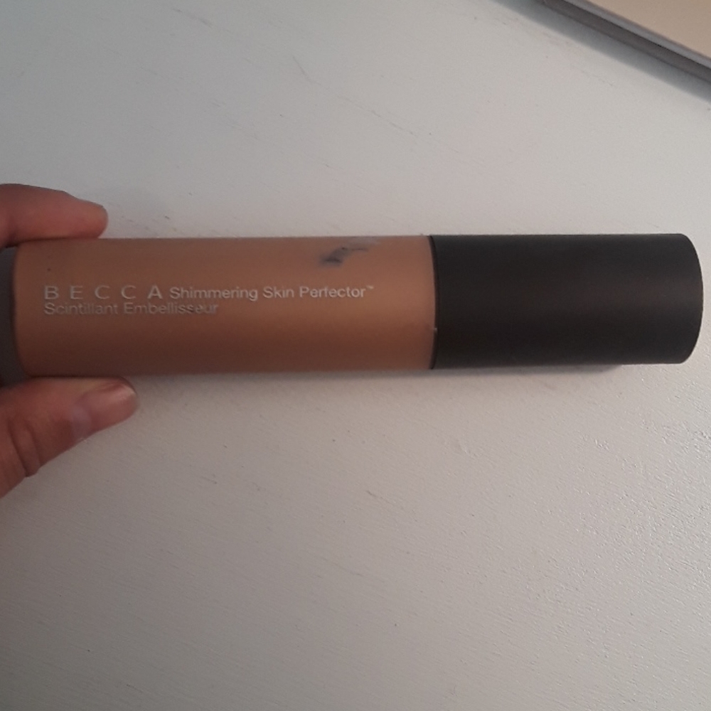 BECCA shimmering skin perfector